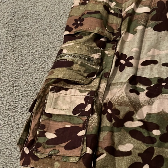 urban outfitters camo pant size xtra small - Picture 4 of 6